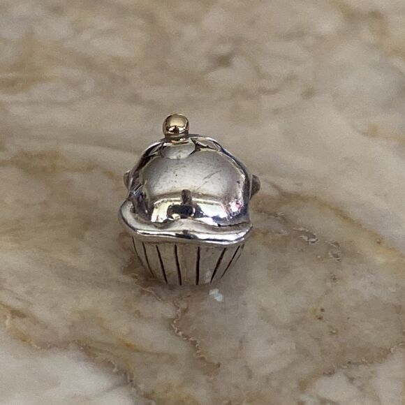 Michael Hill 10K / 925 Sterling Silver Cupcake Charm Bead - Picture 3 of 4